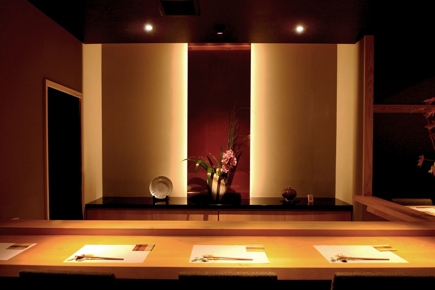 和の意匠を生かした店内